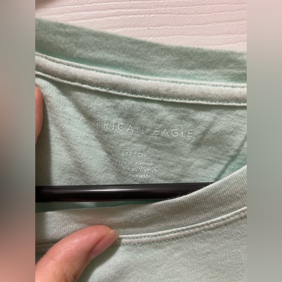 American Eagle T-shirt - Picture 2 of 2